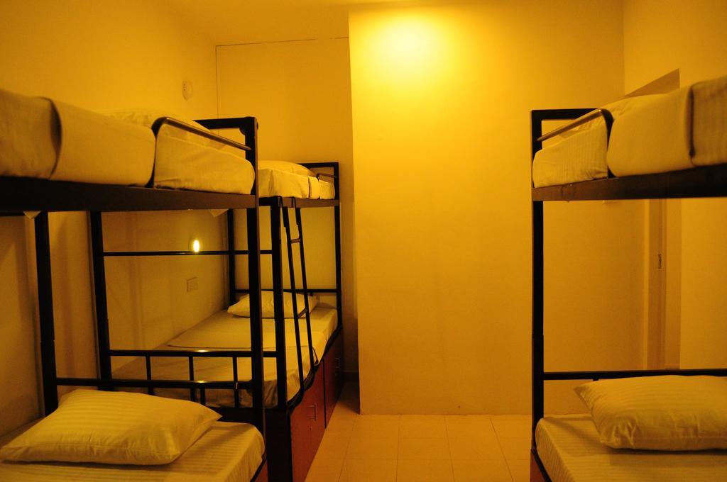Hostel Republic At Galle Face Colombo Room photo